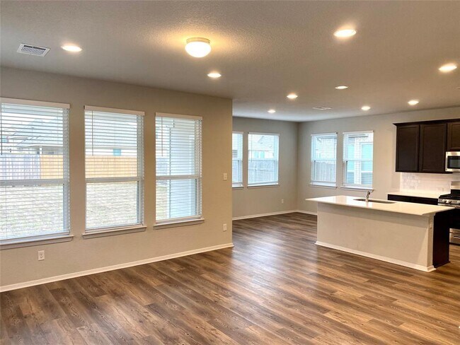 Foto del edificio - 6700 Pleasanton Pkwy