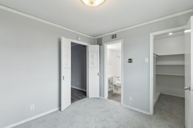 Foto del edificio - 409 E 9th St