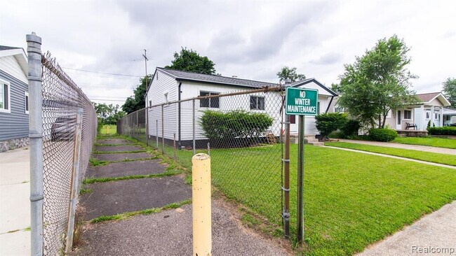 Foto del edificio - 1203 Commonwealth Ave