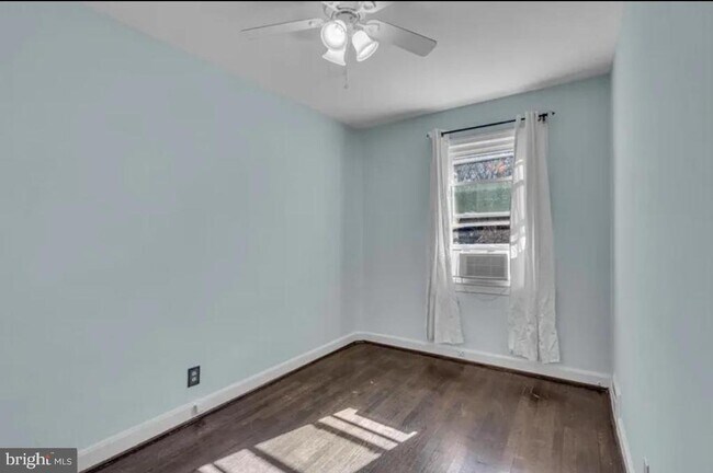 Foto del edificio - 4011 Blaine St NE