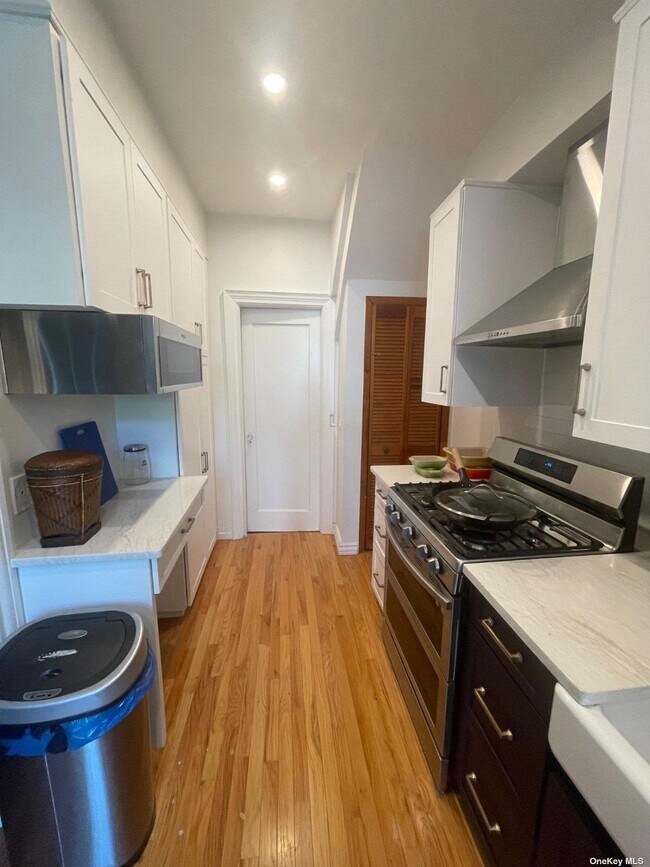 Foto del edificio - 82-61 165th St