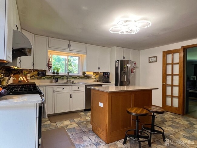 Building Photo - 265 Friendship Rd