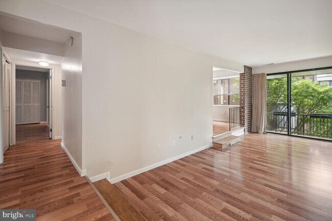 Building Photo - 2113 Walsh View Terrace
