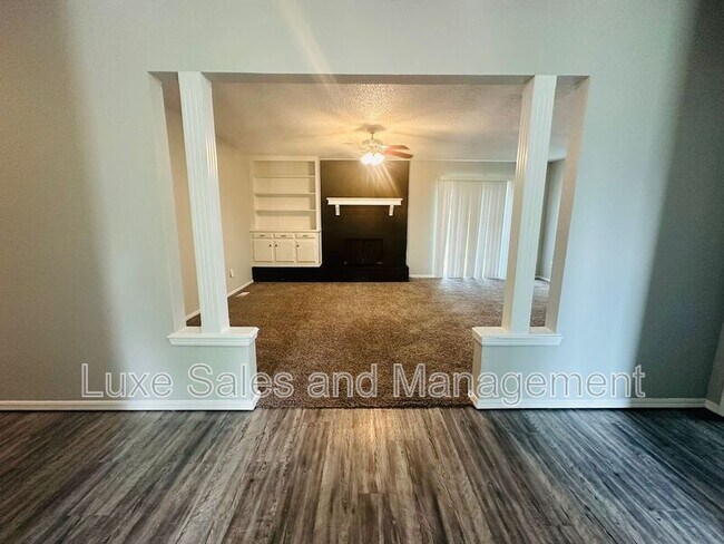 Foto del edificio - 11701 N Lee Ave