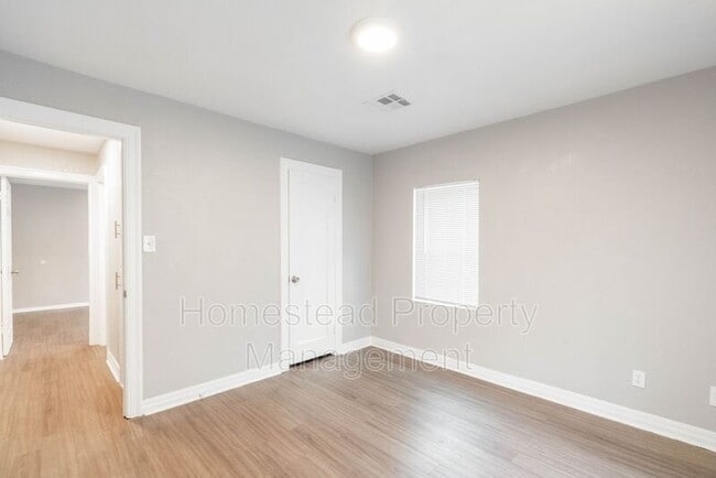 Building Photo - 3241 Cashion Pl