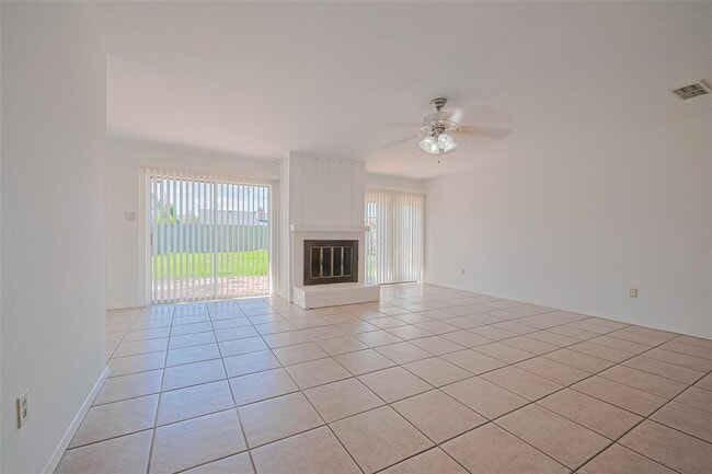 Building Photo - 719 Ramada Dr