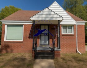 Building Photo - 1421 Helen St