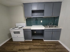 Building Photo - 202 N Logan St