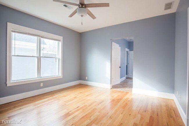Building Photo - 2 br, 2 bath Apartment - 715 Delta
