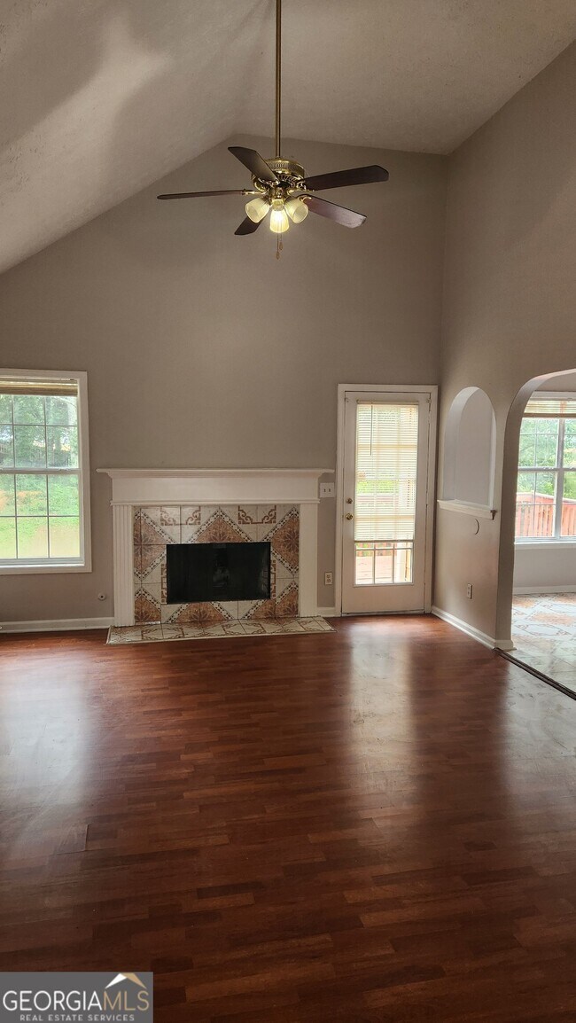 Foto del edificio - 927 Peel Castle Ln
