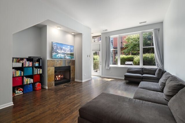 Building Photo - 940 N Crosby St