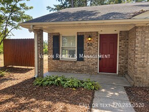 Building Photo - 10 S Creek Rd