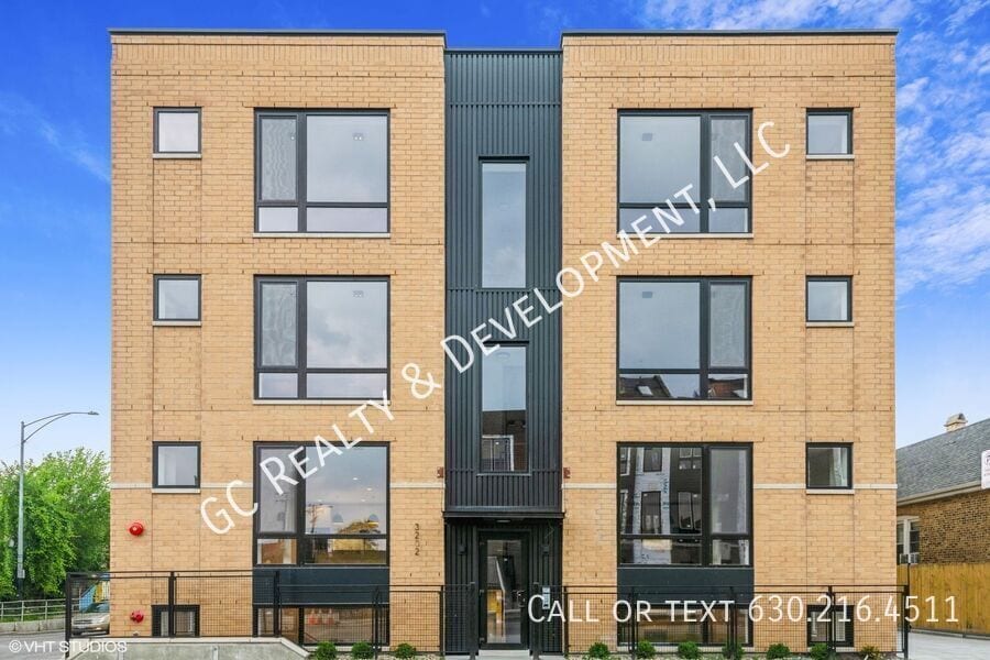 Foto principal - 3202 N Kildare Ave