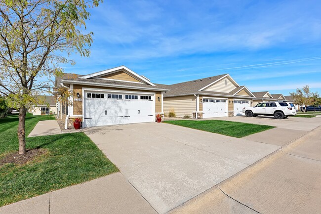 Building Photo - Redwood Ankeny