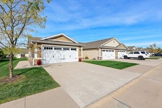 Building Photo - Redwood Ankeny