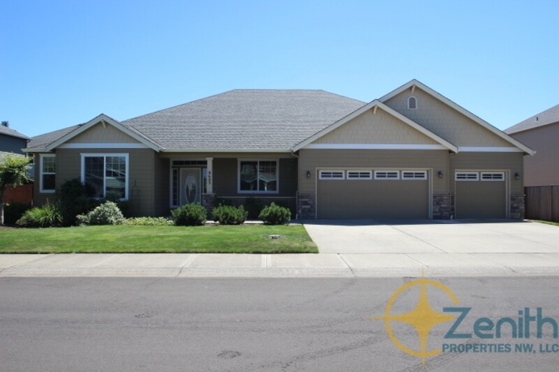 Foto principal - 9603 NE 102nd St