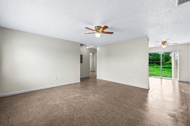 Building Photo - 4786 Gulfstream Rd
