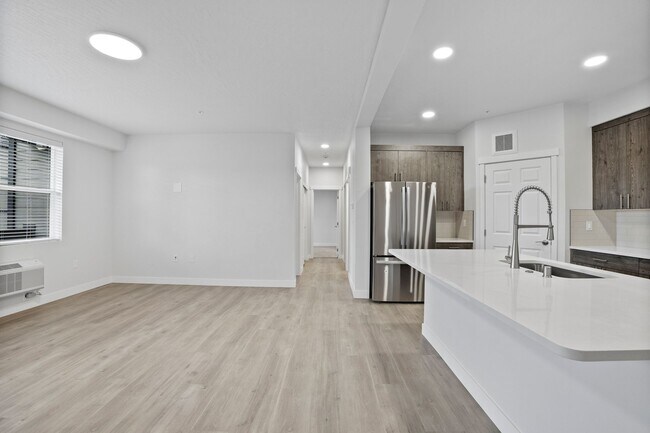 Foto del edificio - Brand New | 2 Month's Free Rent | Free Gar...