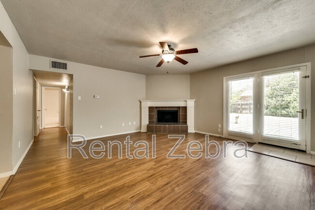 Building Photo - 7113 Edinburg Dr