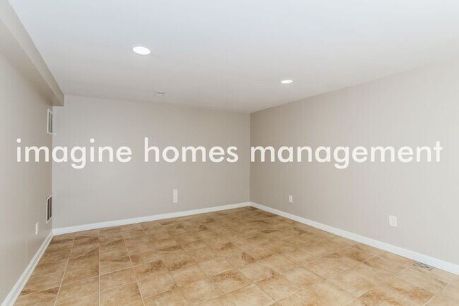 Building Photo - Completely Remodeled 4 bedroom in Forest Park