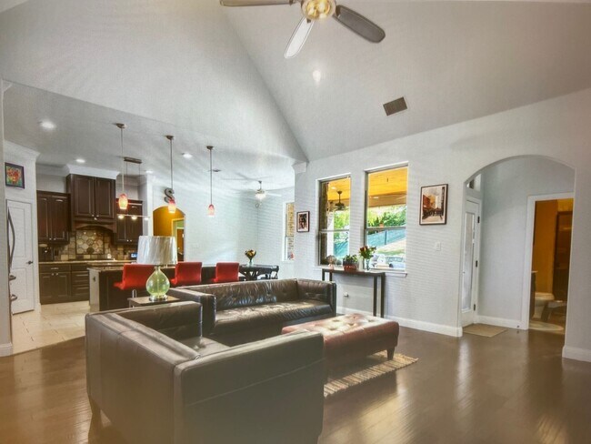 Foto del edificio - Eagle Mt-Saginaw ISD Beautiful Custom Home...