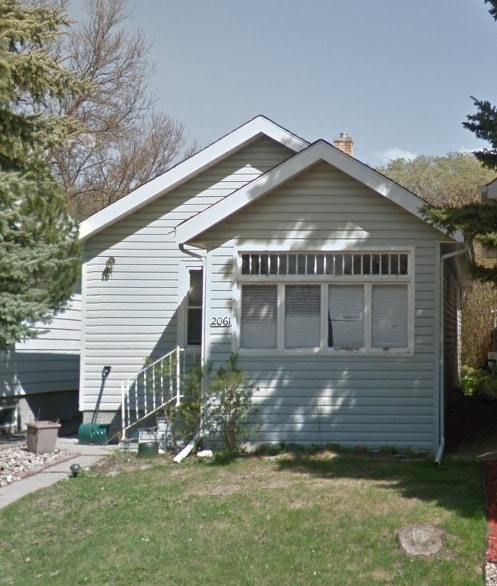 Building Photo - 2061 Queen St