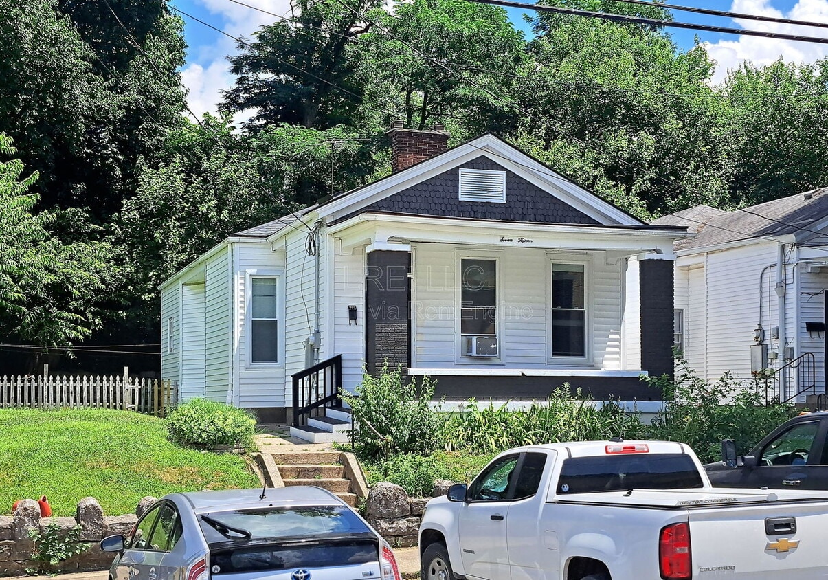 Photo - 715 N 33rd St