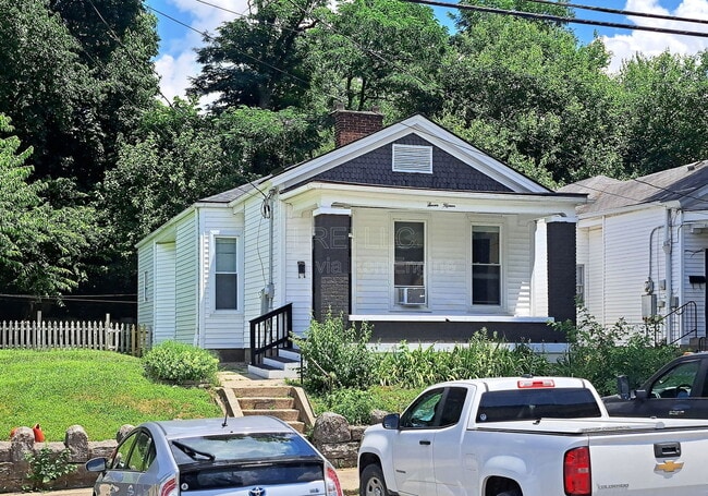 Photo - 715 N 33rd St House