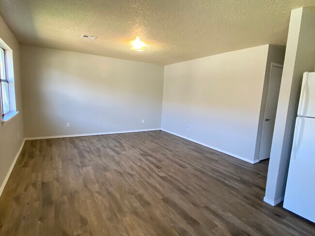 Sala de estar - 300 Fink Dr