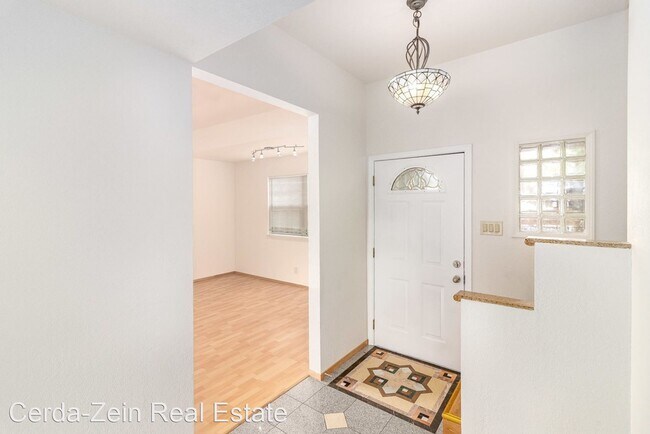 Building Photo - 3 br, 2 bath House - 967 Park Street #B