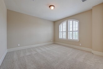 Building Photo - 10323 Hatcher Dr