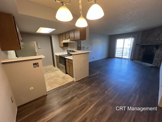 Building Photo - 8555 S Fairmount Dr