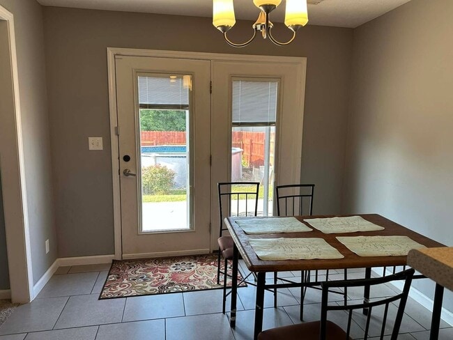 Building Photo - 209 Luke Ct