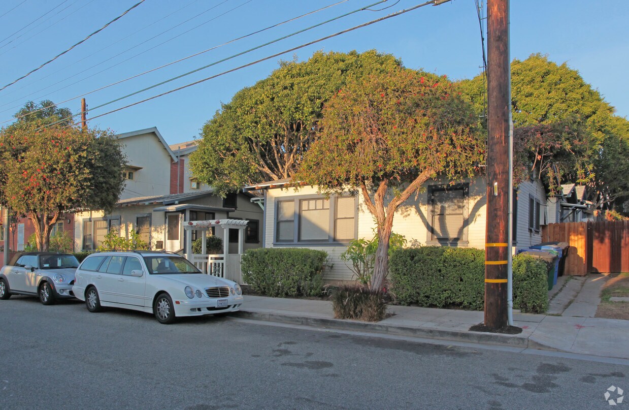 Primary Photo - 2411-2417 2nd St
