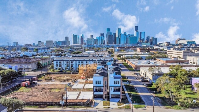 Building Photo - 1104 Palmer St