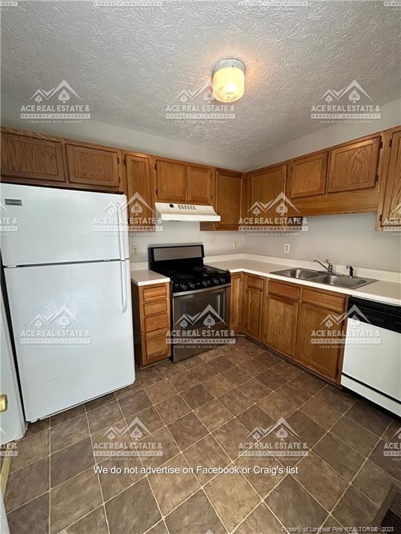 Building Photo - 1635 Ireland Dr