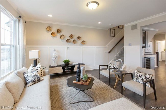 Foto del edificio - 47757 Hillcrest Dr