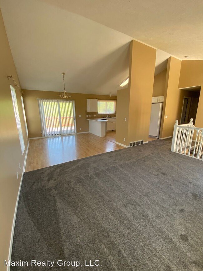 Building Photo - 3 br, 2 bath House - 11718 S 28 ST