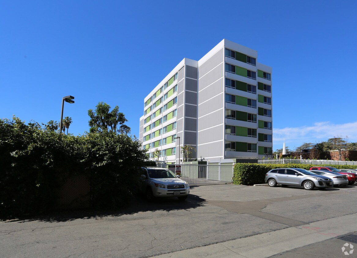 Foto principal - West Valley Towers
