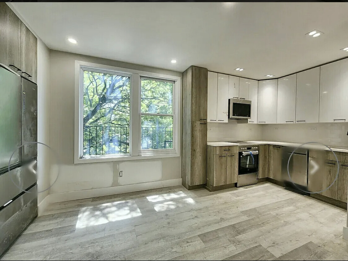 Primary Photo - 739 6th Ave