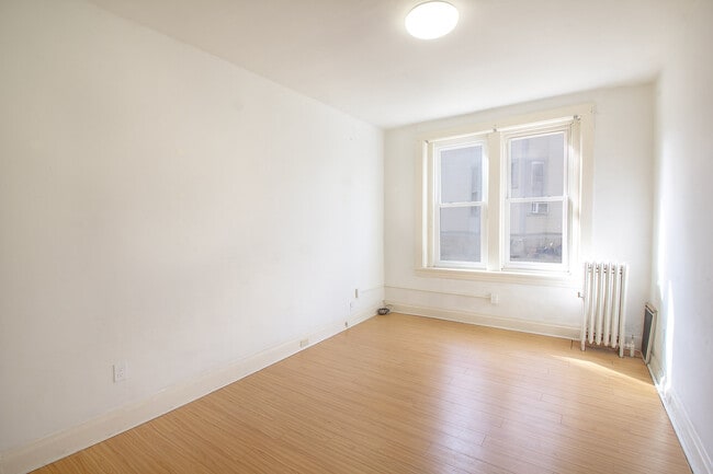 Building Photo - 423 Biddle Ave