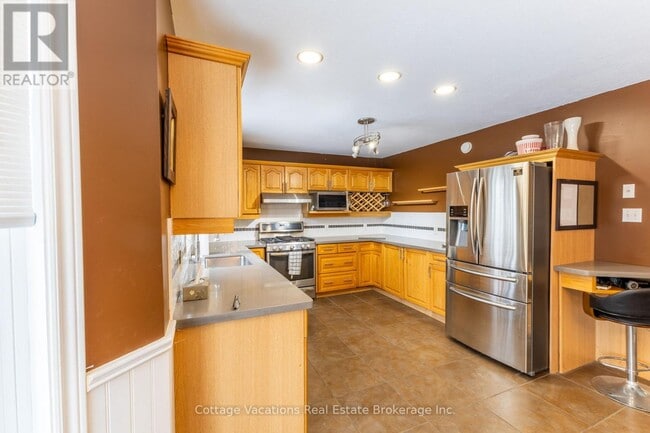 Building Photo - 26 Shaw Crescent