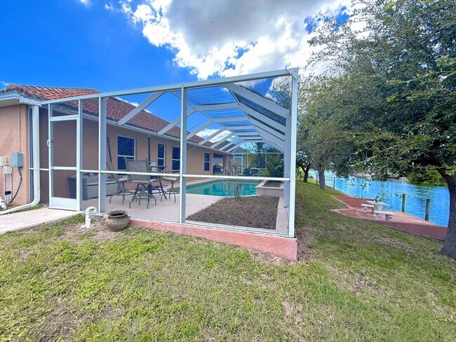 Foto del edificio - 409 SW 8th St