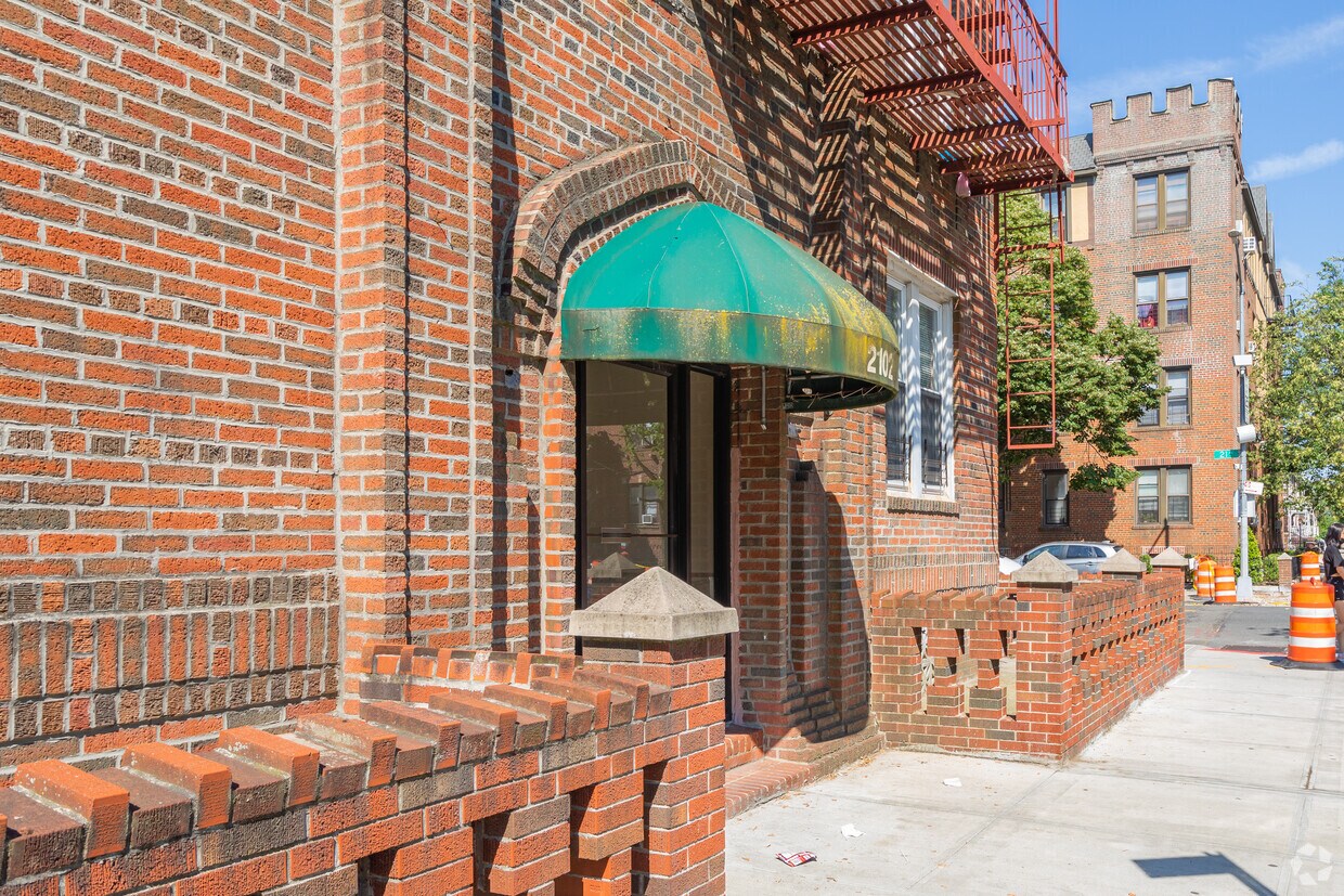 Building Photo - 2102 74th St