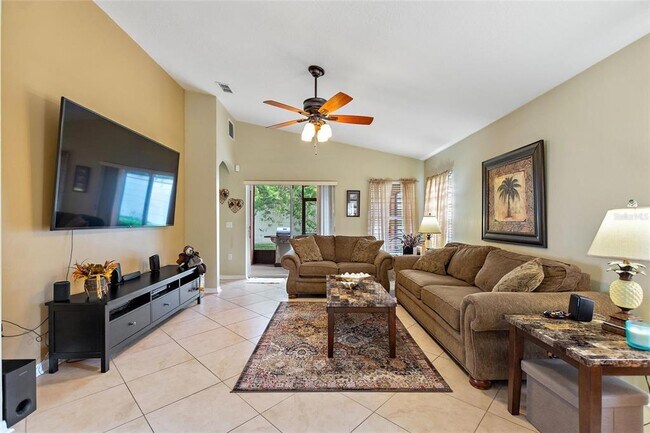 Building Photo - 384 Grand Canal Dr