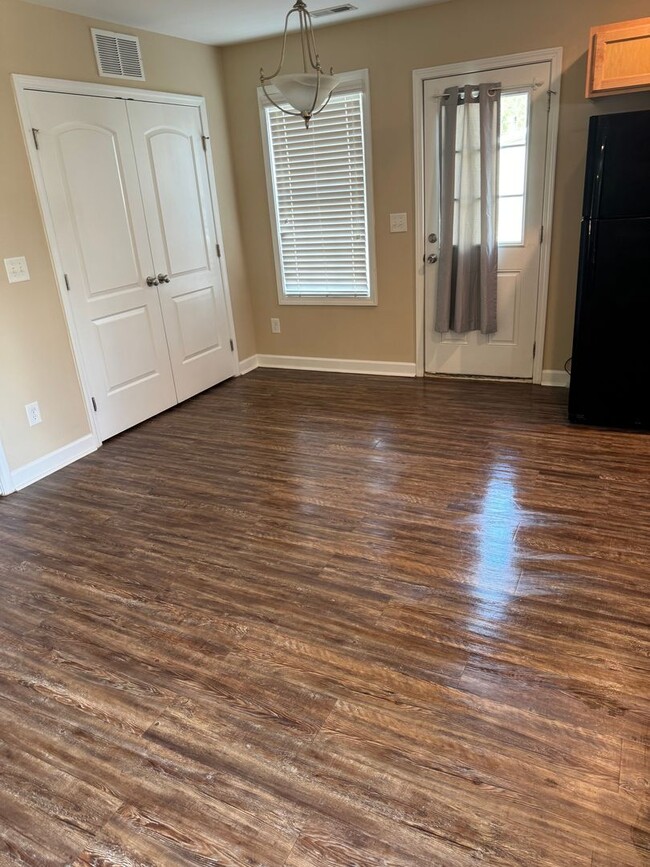 Building Photo - Like new home! Convenient Kannapolis locat...