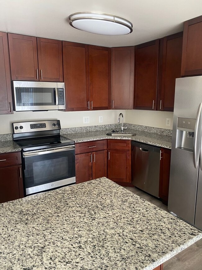 Building Photo - Randolph Square Apartments