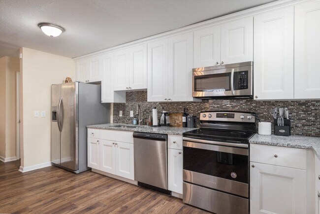 Foto del edificio - 3BR/1BA Forest Park Single-Family Home Offering Comfort, Style, and Prime Norfolk Living!