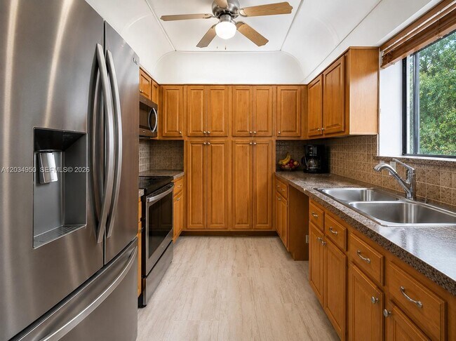 Foto del edificio - 9606 SW 1st Ct
