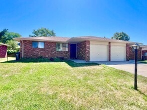 Building Photo - 3120 White Elm Dr